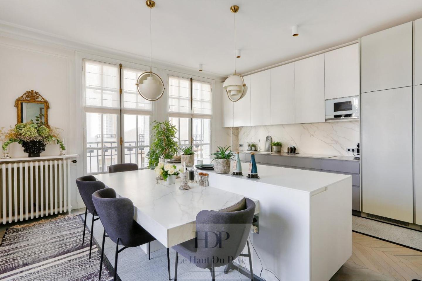 Duplex Trocadero, 4 Chambres, 300m2 *